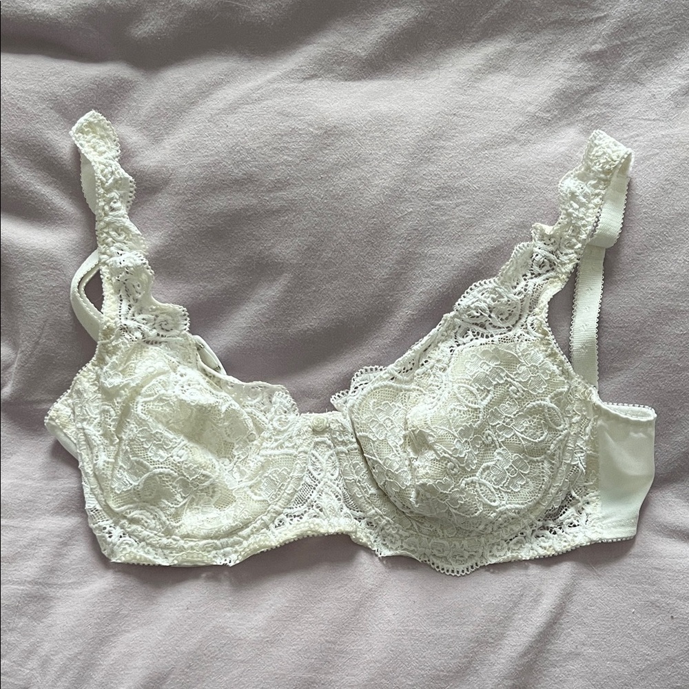 Valisere by Triumph Lace Underwire Bra 36D